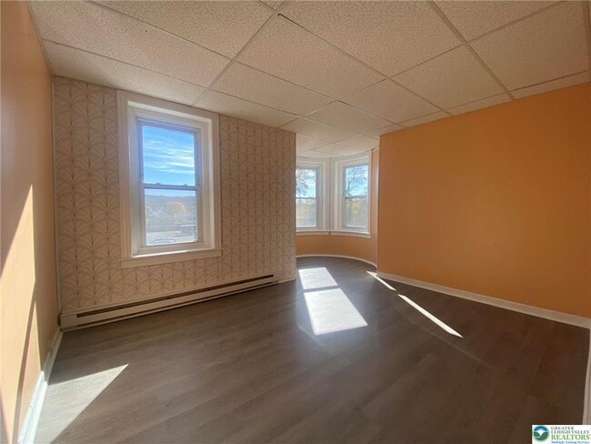 Photo - 404-406 Mahoning St