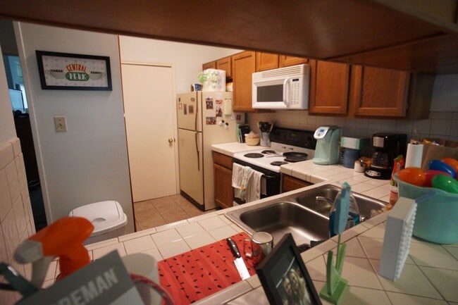 Photo - 2/2 Apartment Walking Distance from UT