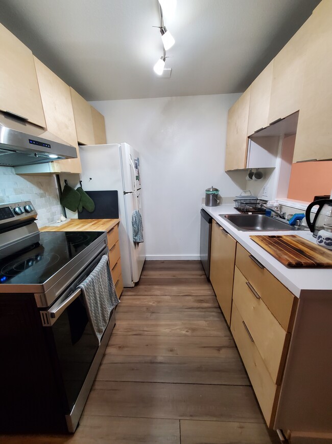 Building Photo - 310 S 174th Pl Rental