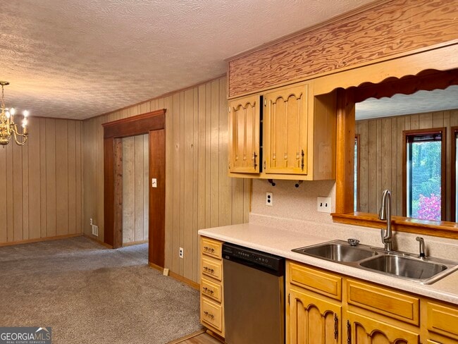 Photo - 3710 Creekview Cir