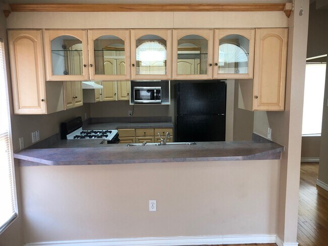 Photo - 4122 Drake St Unit 1/2