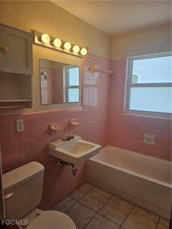 Building Photo - 2590 First St Unit 206 Rental