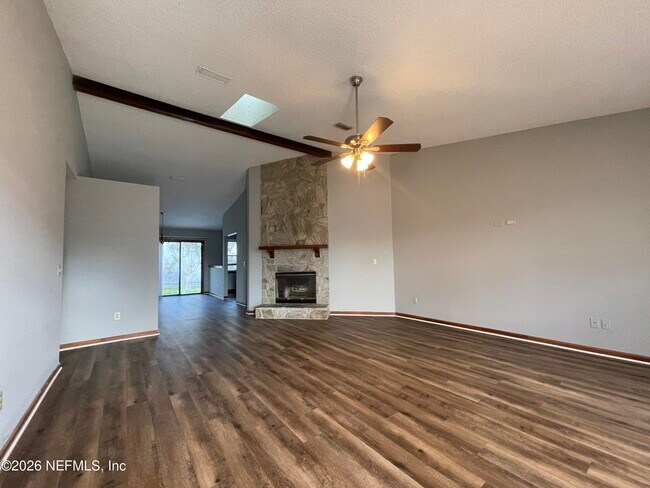 Photo - 13326 Currituck Dr N