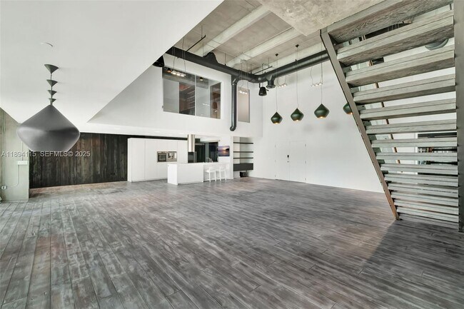 Photo - 1749 NE Miami Ct Unidad 608