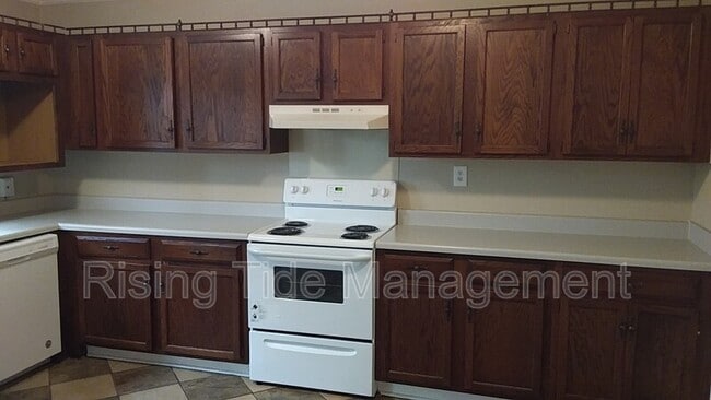 Photo - 422 Buckingham Cir