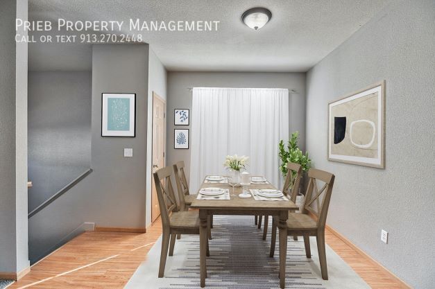 Photo - 805 S Woodson Ct