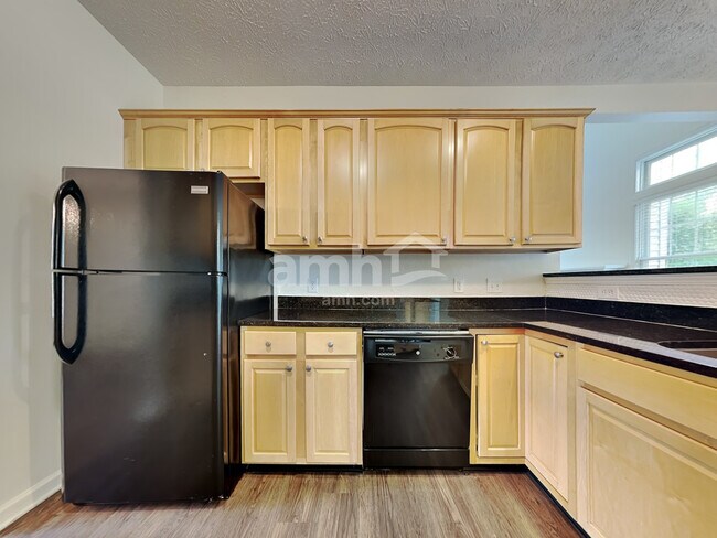 Photo - 551 Montgomery Dr Casa