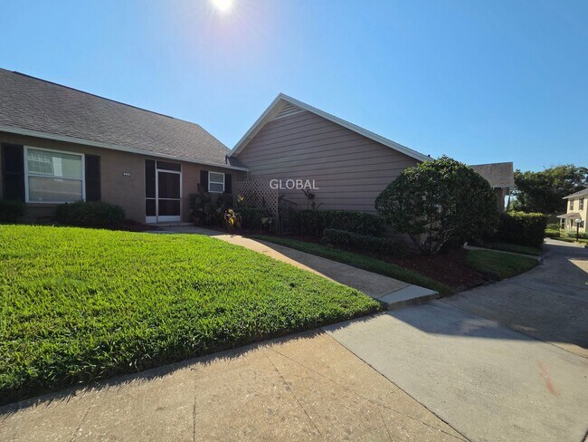 Photo - Charming 2-Bed, 2-Bath Condo Minutes from ... Unit 143