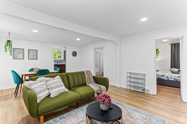 Building Photo - 8269 Maxwell Ave Rental