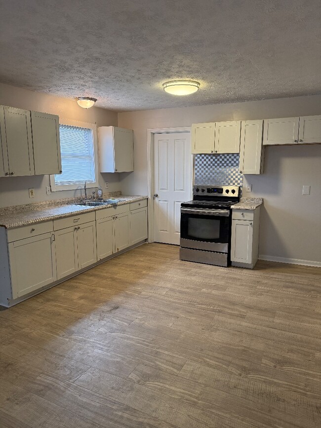 Photo - 1016 Jane St