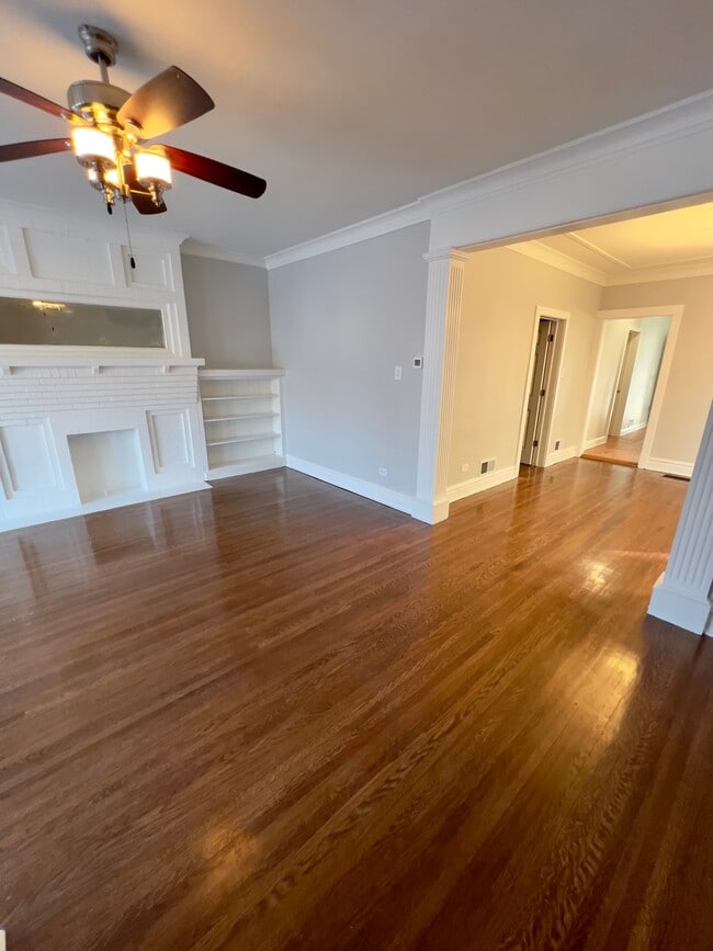 Photo - 4827 W Barry Ave Unidad 1