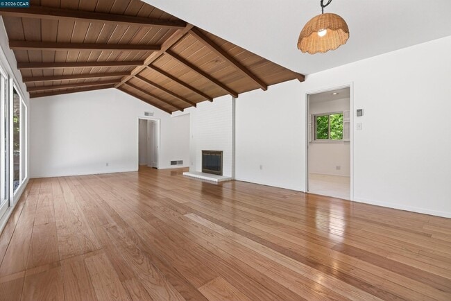 Photo - 39 Donna Maria Way