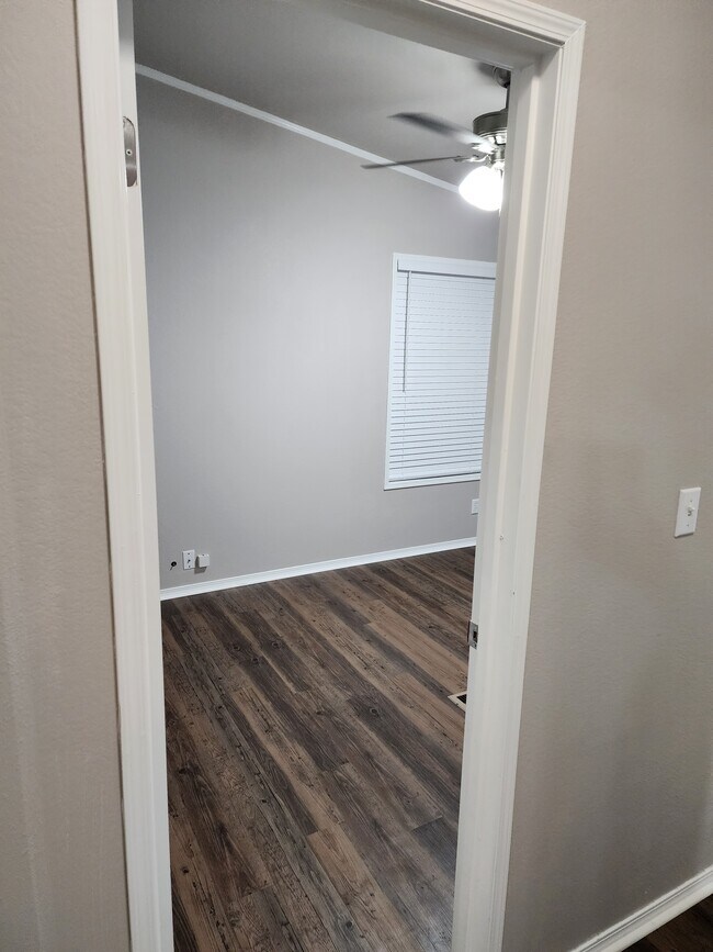 Photo - 640 Houston St