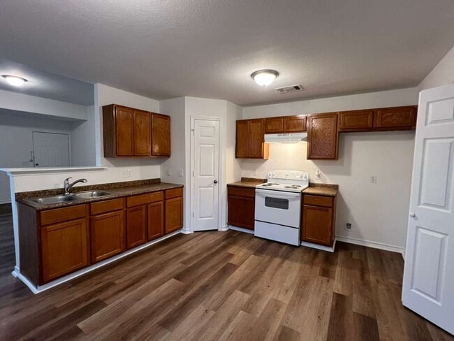 Photo - Very well maintained 2 bed 1 bath - move i...