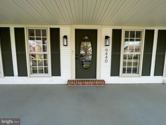 Photo - 9440 Flowerden Ln