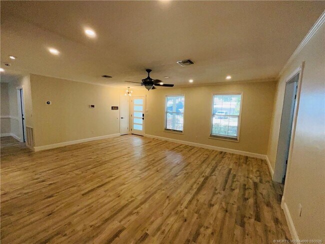 Photo - 2061 NE Hoya Calle