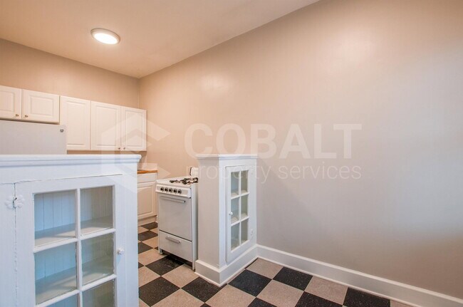 Photo - 674 Somerset Terrace NE Unit 7
