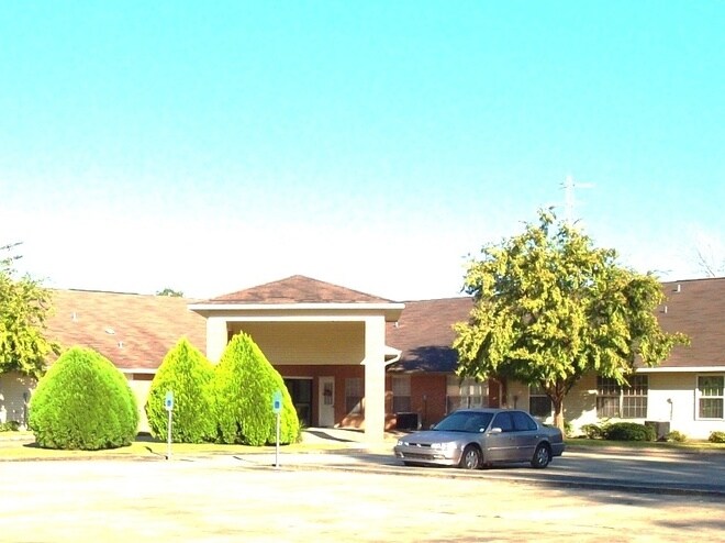 Lake Villa Apartments - Lake Villa Apartments