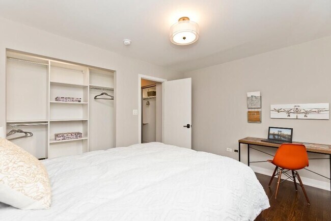 Photo - 5536 N Sheridan Rd