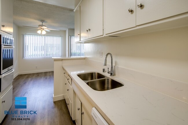 Building Photo - 17834 Burbank Blvd Unit 101