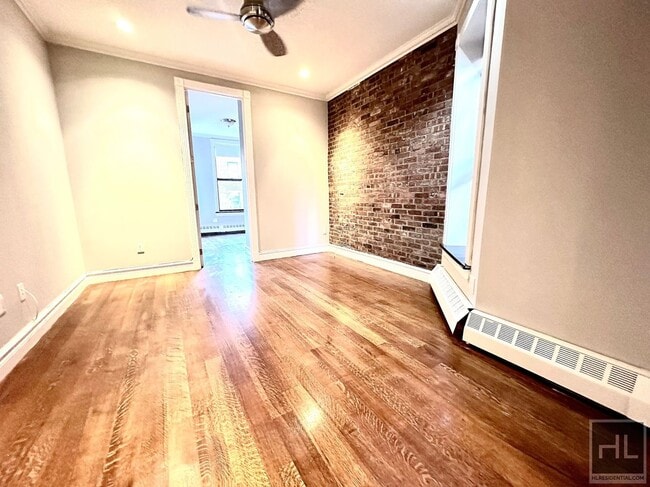 Building Photo - E 28TH ST. Unit 4A