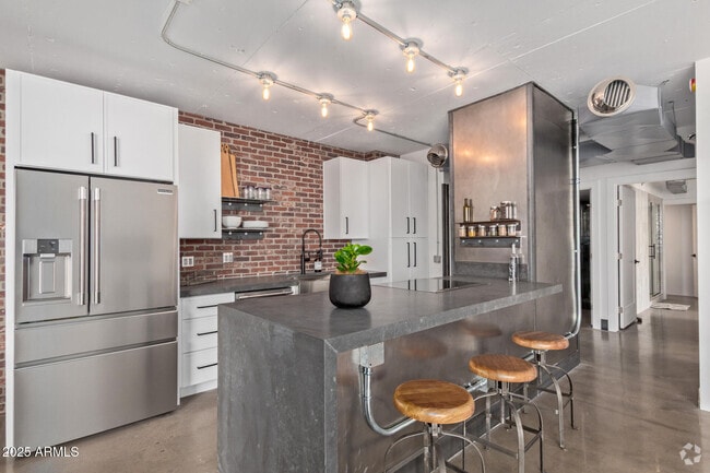 Building Photo - 207 W Clarendon Ave Unit B22 Rental