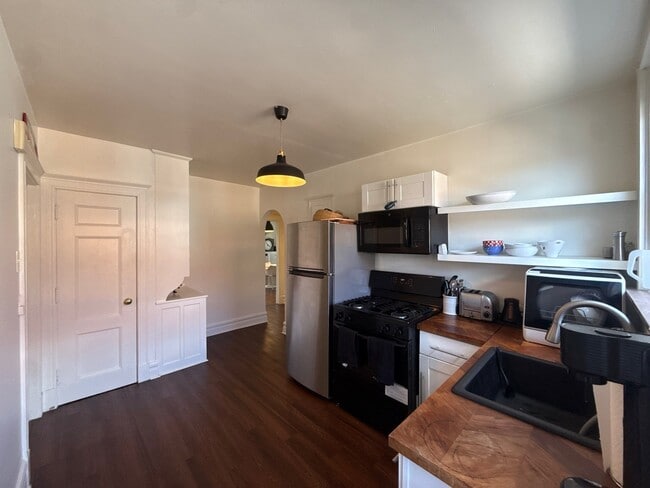 522 S Hanley Rd