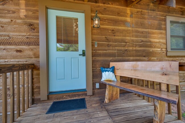 Photo - 527 Laughter Rd