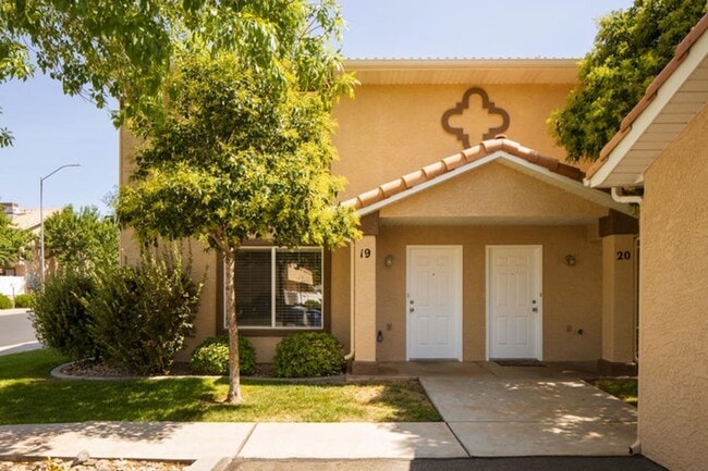 Photo - 1301 W Indian Hills Dr