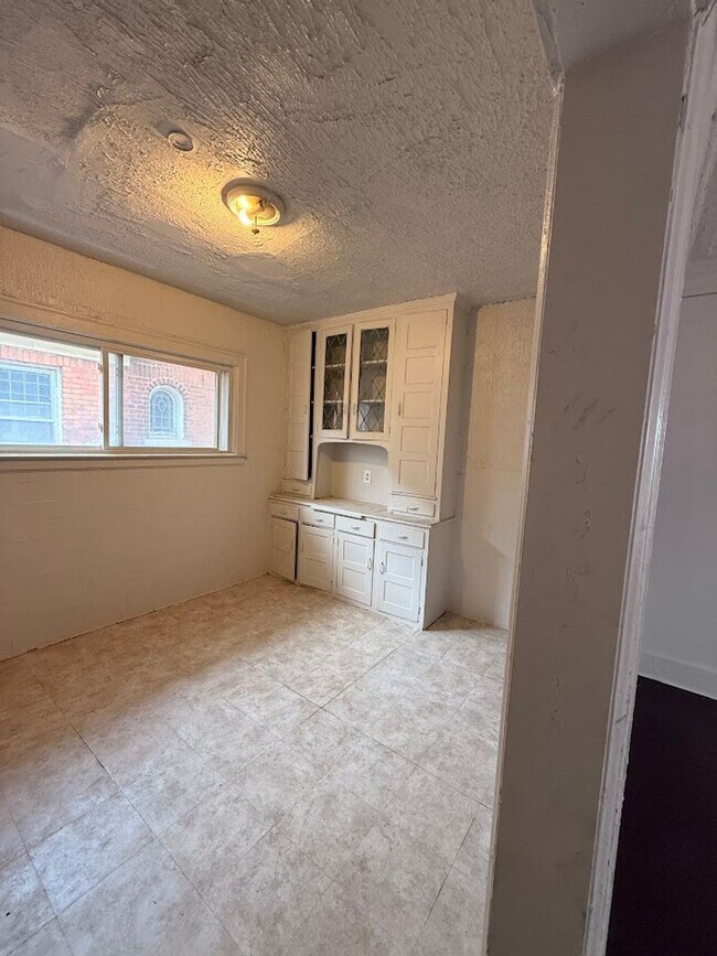 Photo - 2719 Glendale Ave Unit 2719 Glendale Upper