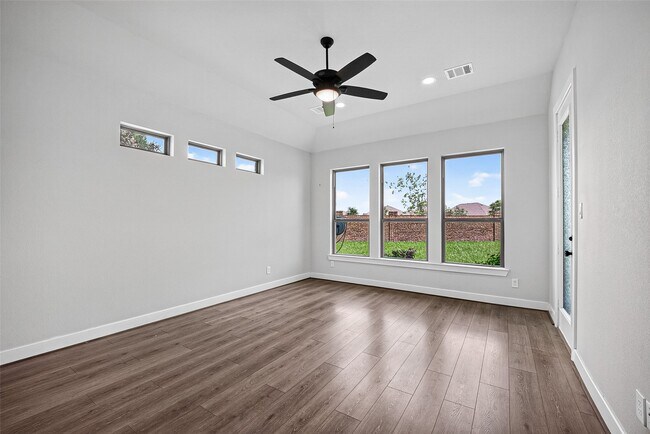 Photo - 2600 Golden Palms Ln
