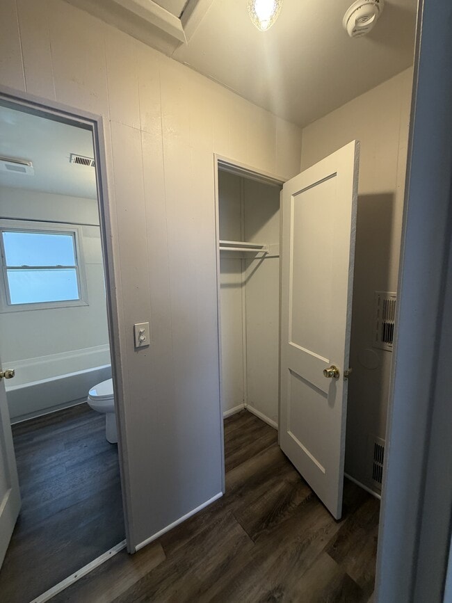 820 Woodbine Ave