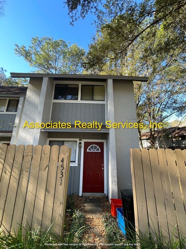 End Unit in Bellamy Rental House Rental in Gainesville, FL