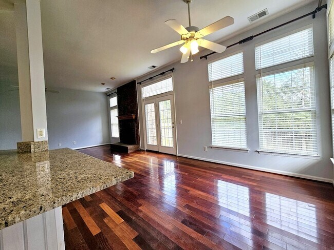 Photo - 2408 Bayview Dr