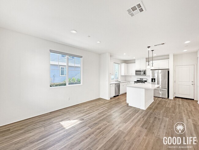 Photo - Beautiful 3B/2.5BA Townhouse in Imperial Beach with Loft, Private Patio & 2-Car Garage