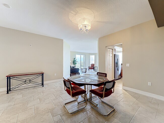 Photo - 110 Warsteiner Way