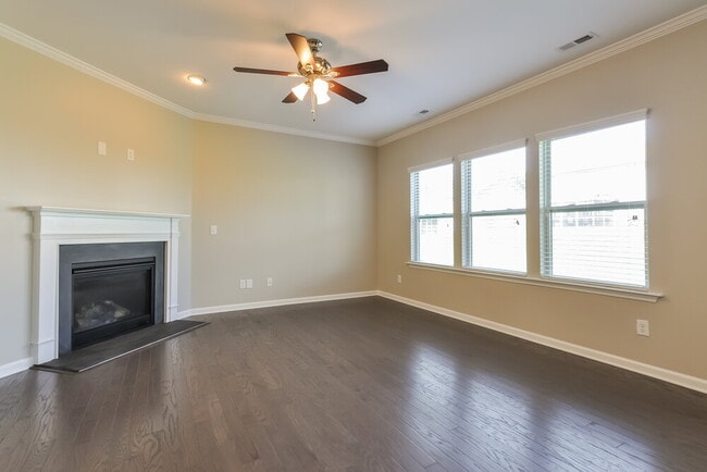 Photo - 61 Chinaberry Dr