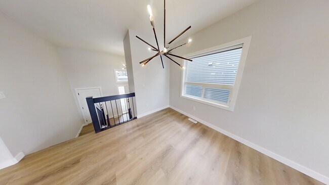 Photo - 10669-10133 133 Ave.