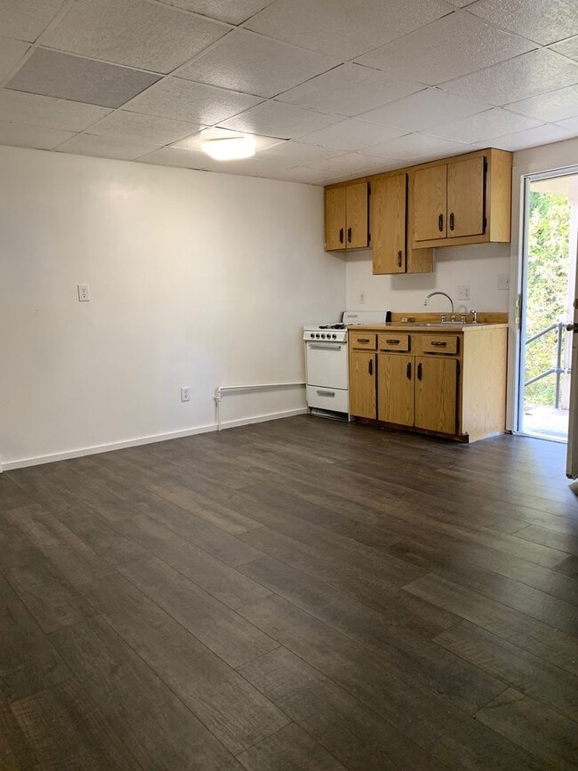 Photo - Oakdale - Brick House Unit 3