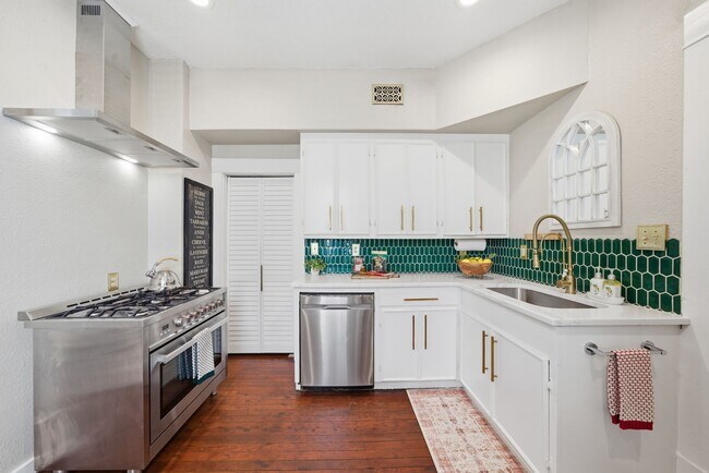 Photo - 1001 Avenue K