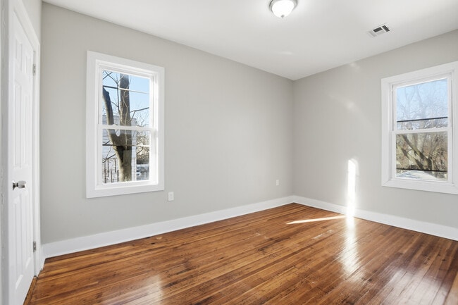 Photo - 53 Oak Ave Unidad 2