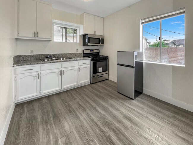 Photo - 1354 W 36th Pl