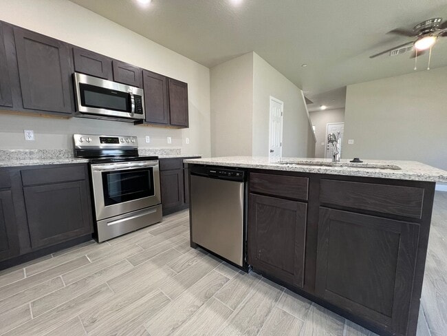 Photo - 3-bedroom, 2.5-bathroom townhome in Live Oak!