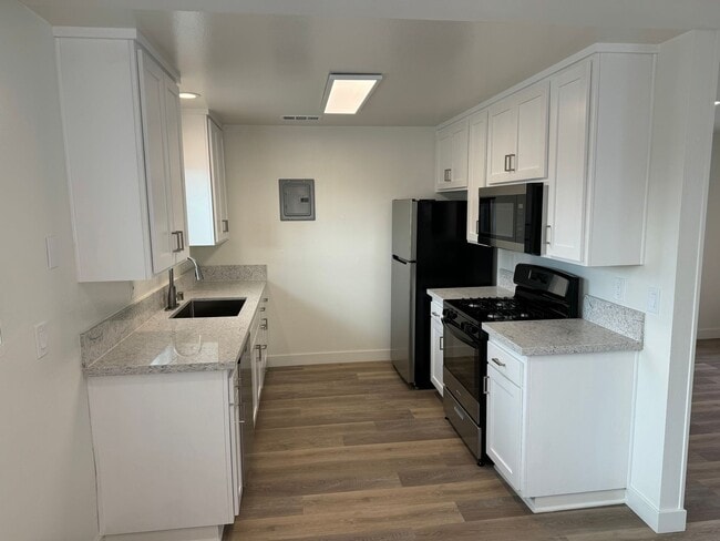 Building Photo - Woodland Unit 386B Rental