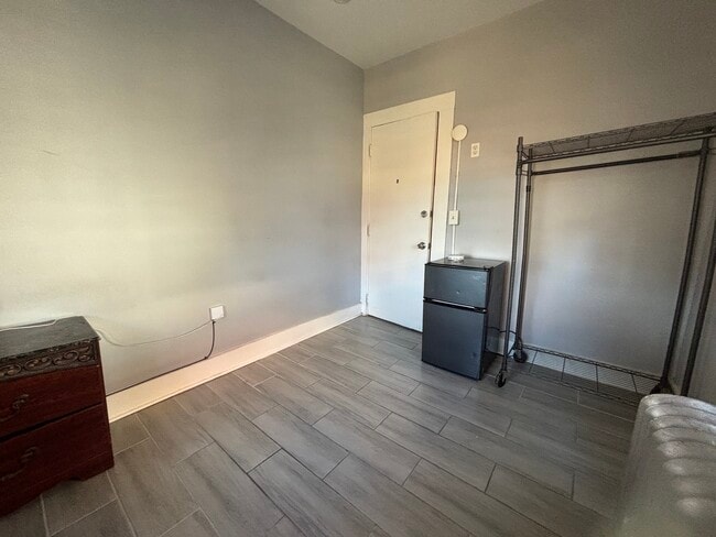 Photo - 62 Dehart Pl Unit 2