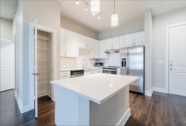 Photo - 2929 Wycliff Ave