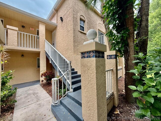 Building Photo - 1673 SE Green Acres Cir Unit NN204