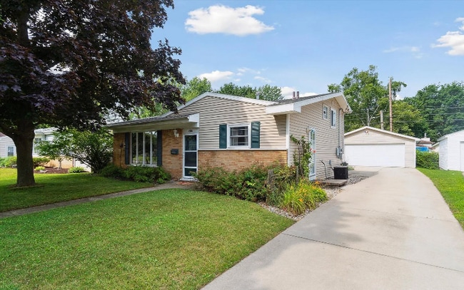 Photo - 4900 Woodlyn Dr