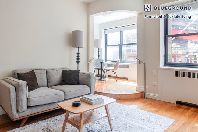 Building Photo - 252 E 61st St