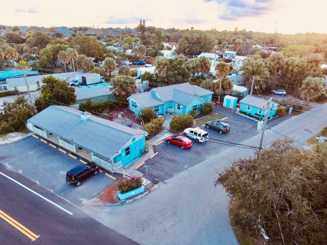Building Photo - 2500 NE Indian River Dr Rental